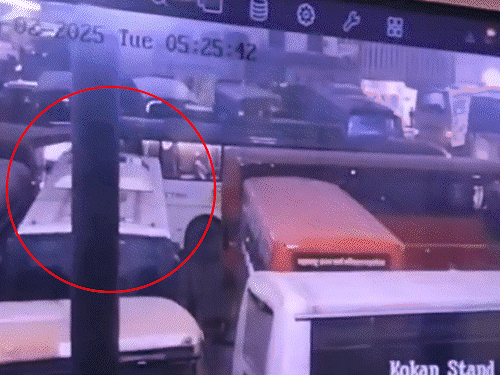 Pune Swargate Bus Rape Case Update; Depot Manager| Dattatreya Ramdas | ​​​​​​​पुणे रेप केस- आरोपी पर 1 लाख रुपए का इनाम: असिस्टेंट ट्रांसपोर्ट सुपरिटेंडेंट और बस डिपो मैनेजर के खिलाफ जांच के आदेश