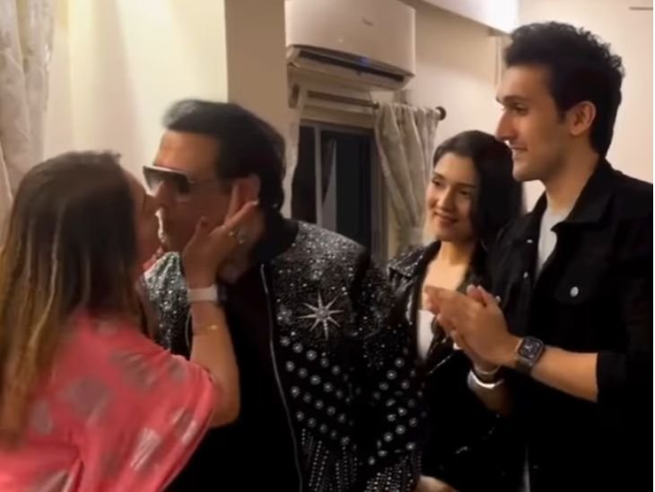 Govinda-Sunita’s kissing video goes viral amid divorce rumours | गोविंदा-सुनीता का किसिंग वीडियो वायरल: बच्चे असहज हुए, कुछ समय पहले ही सुनीता ने तलाक की खबरों पर लगाया है विराम