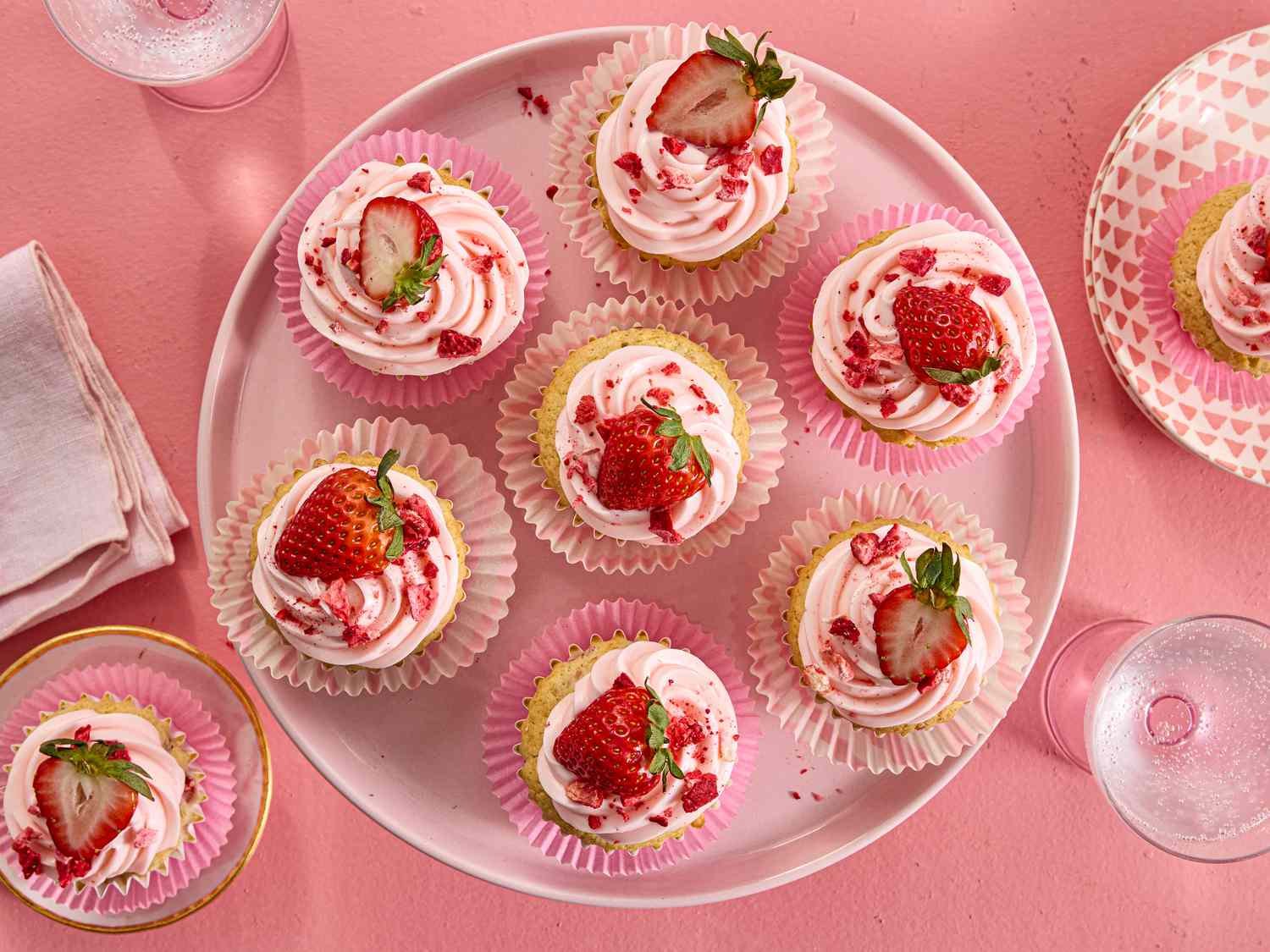 How to Make Strawberry Cupcakes That Are Berry, Berry Good