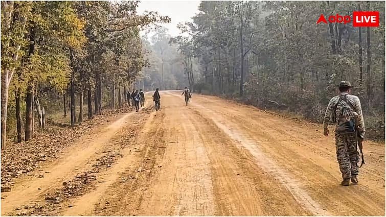 Naxalites surrender in Chhattisgarh News Know Naxalite surrender policy and effect on punishment after surrender