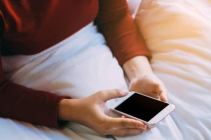 never do these things with your smartphone could lead to battery blast to health issues