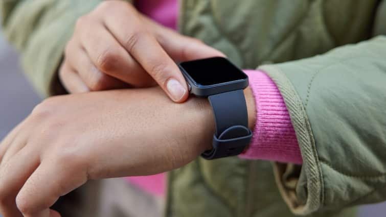 Global smartwatch shipments saw first ever decline with apple biggest looser