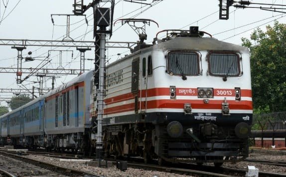 Indian railway will run special trains from Varanasi to delhi Vaishno Devi for holi 2025