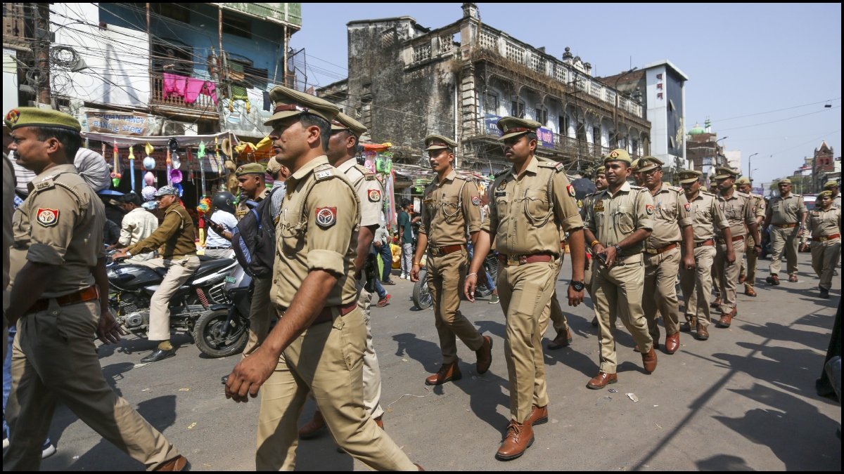 होली के साथ जुमे की नमाज, देश भर में सुरक्षा के कड़े बंदोबस्त, पुलिस की गश्त बढ़ी