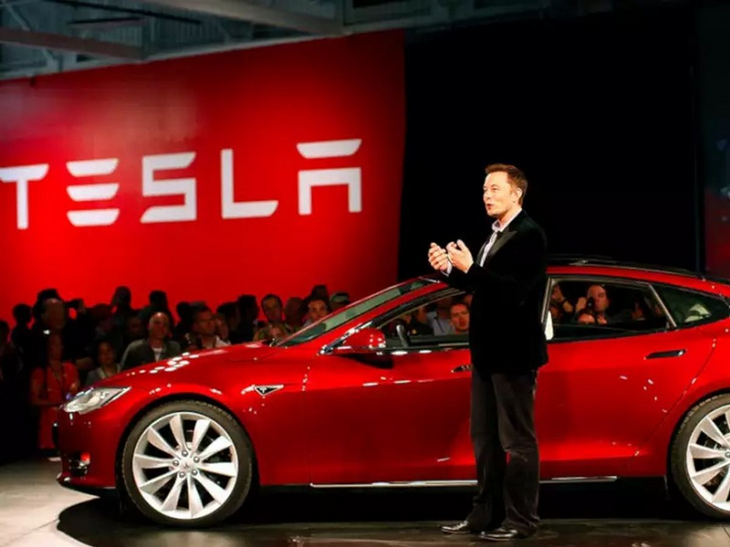 Tesla hiring in Mumbai and Pune, 20 job openings amid India sales debut plans | टेस्ला ने मुंबई और पुणे में शुरू की हायरिंग: टोटल 20 वैकेंसी निकालीं, कंपनी का पहला शोरूम मुंबई के BKC में खुलेगा