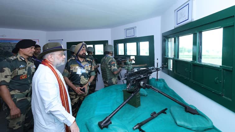 Amit shah in jammu kashmir electronic surveillance system to be deployed in border areas more details ann | बॉर्डर पर होगा इलेक्ट्रॉनिक सर्विलांस सिस्टम, कश्मीर पहुंचकर अमित शाह बोले