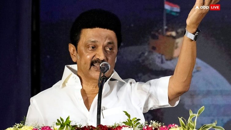 tamil cm and dmk chief mk stalin urged party workers to defeat bjp says will have to work hard | स्टालिन ने लगाई हुंकार, BJP को हराने के लिए कार्यकर्ताओं में भरा दम, कहा