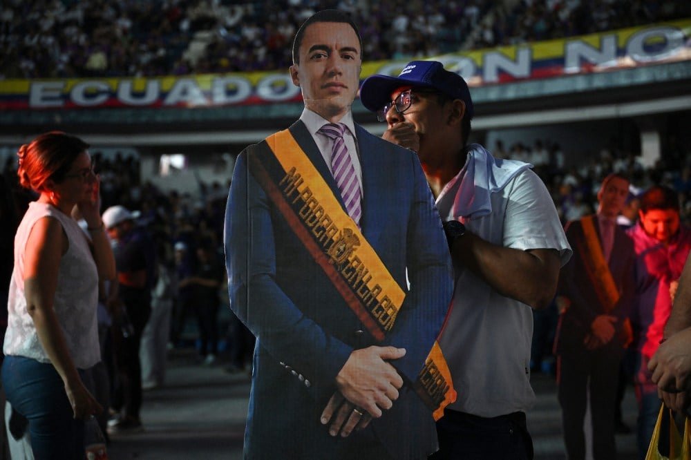Noboa Bets Big on Trump