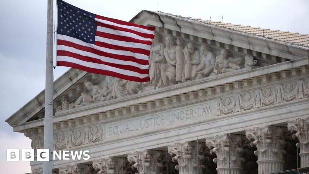 Trump asks US Supreme Court to block order to return deported man
