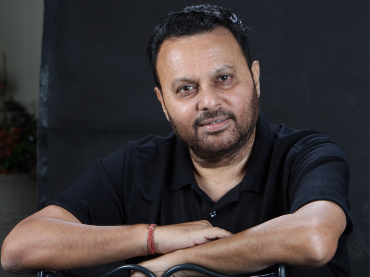 Gadar director anil sharma talks about pahalgam attack | पहलगाम आतंकी हमले पर भड़के डायरेक्टर अनिल शर्मा: बोले- नाम पूछकर हत्या करने का क्या मतलब है, दोनों धर्मों के बीच लड़ाई कराना चाहते हैं?