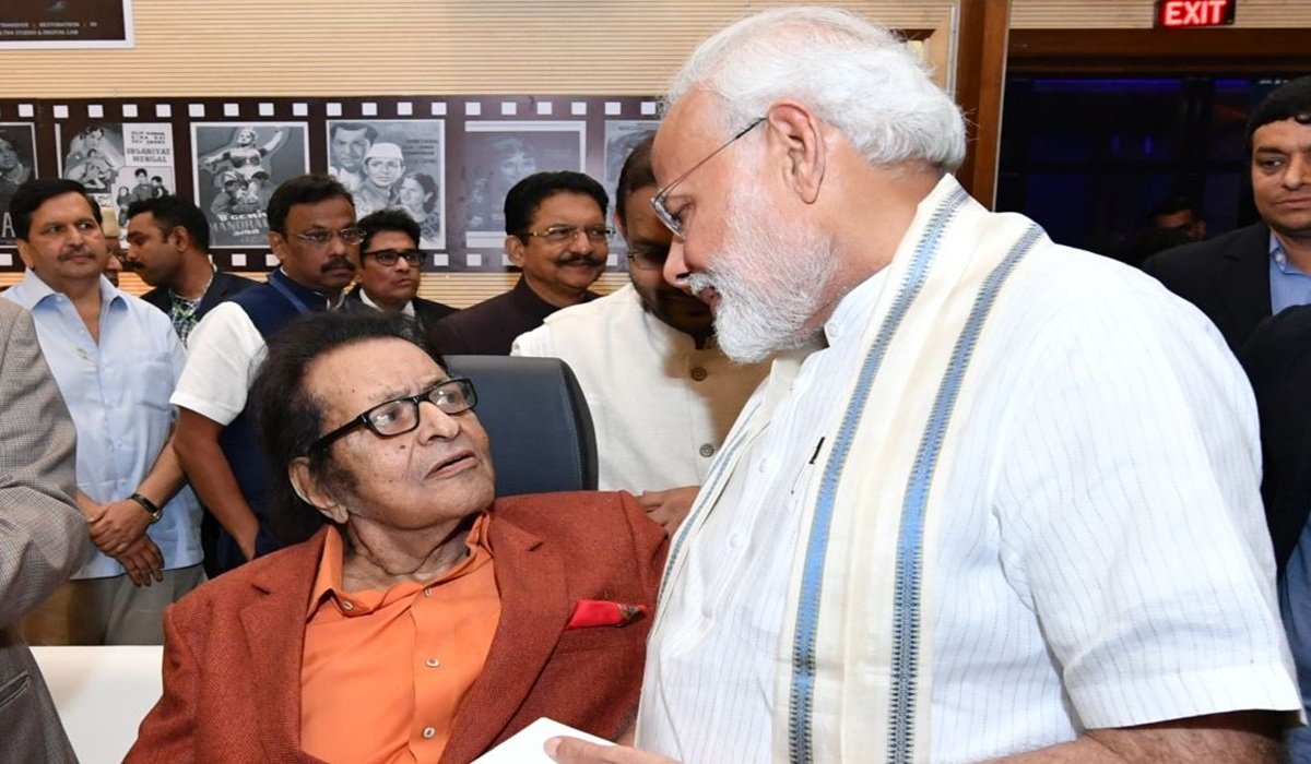 दिग्गज अभिनेता मनोज कुमार के निधन पर राजनीतिक जगत में भी शोक की लहर, पीएम मोदी समेत इन नेताओं ने जताया शोक