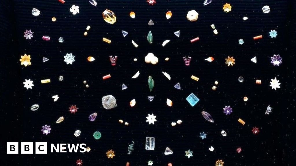 Buddha’s sacred jewels head to auction