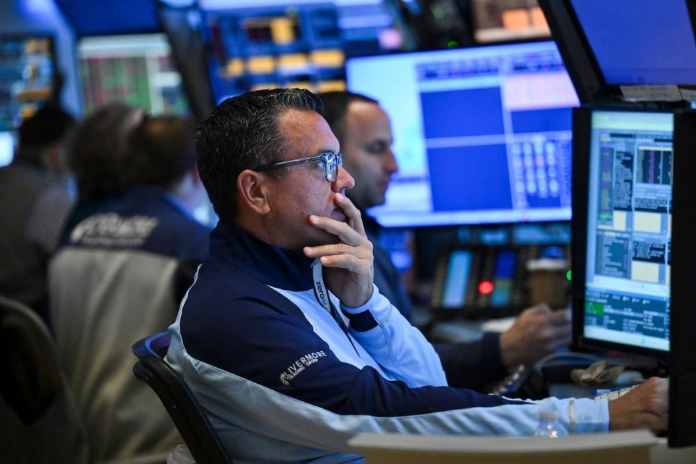 U.S. GDP, Economy Contracts, Fueling Recession Fears