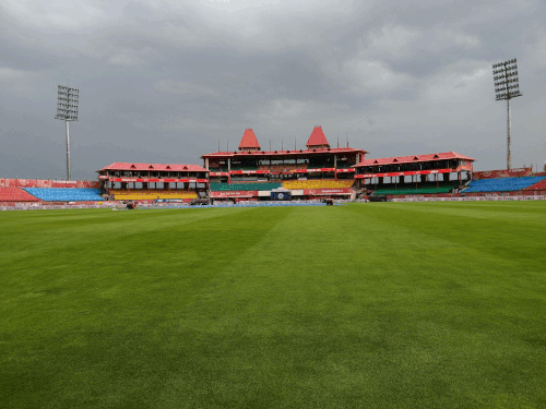 Preity Zinta Performed Havan Dharamshala Before IPL Match News Update | प्रीति जिंटा ने धर्मशाला में कराया हवन: कल होने वाले मैच से पहले मौसम खराब, बर्फबारी हुई – Dharamshala News