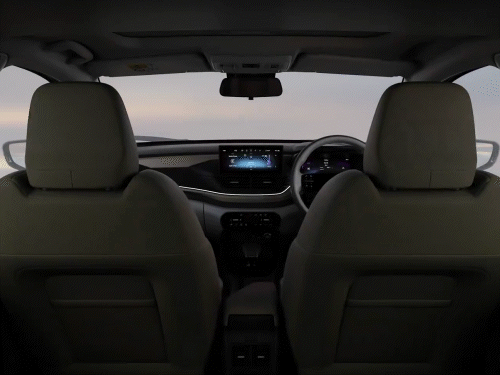 2025 Tata Altroz will come with updated interiors | 2025 टाटा अल्ट्रोज अपटेडेट इंटीरियर के साथ आएगी: फ्लश डोर हैंडल वाली भारत की पहली प्रीमियम हैचबैक, टीजर में दिखा इंटीरियर लुक