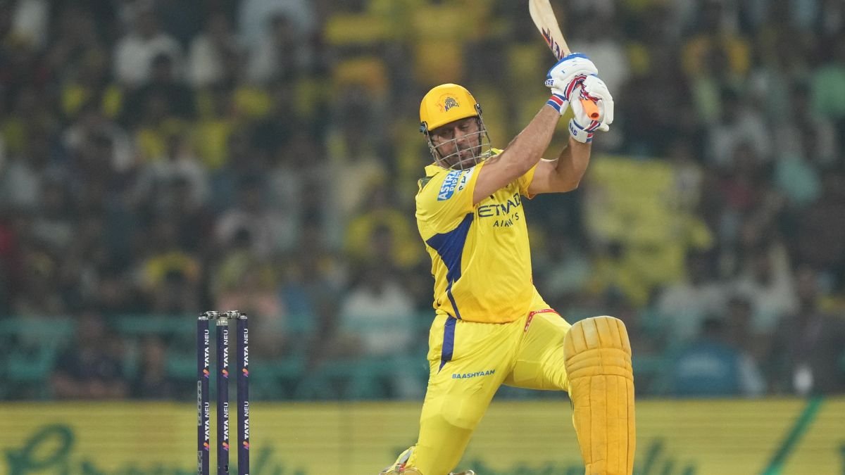 एमएस धोनी बन सकते हैं RCB बॉलर्स के लिए सिर दर्द, यकीन न हो तो इन आंकड़ों को देख लीजिए