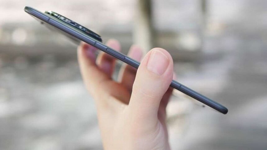 Samsung Galaxy S25 Edge से भी पतला स्मार्टफोन होने जा रहा है लॉन्च, 5000mAh से बड़ी होगी बैटरी