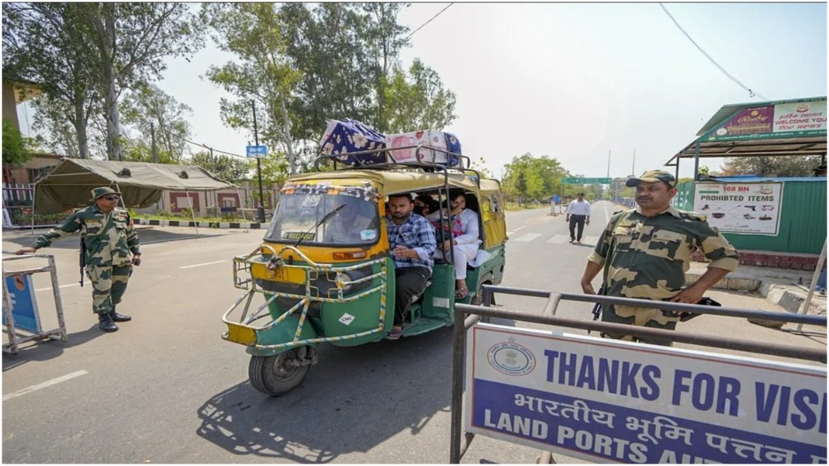 पाकिस्तानी नागरिकों को भारत सरकार ने दी बड़ी राहत, अगले आदेश तक जा सकते हैं पाकिस्तान