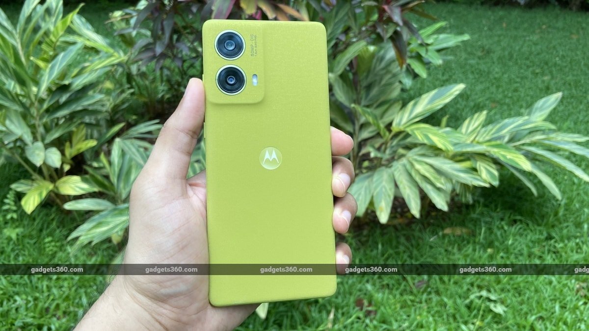 Best Smartphones Under Rs 20000 in India 2025 Moto G85 Realme 14T OnePlus Nord CE4 Lite 5G More