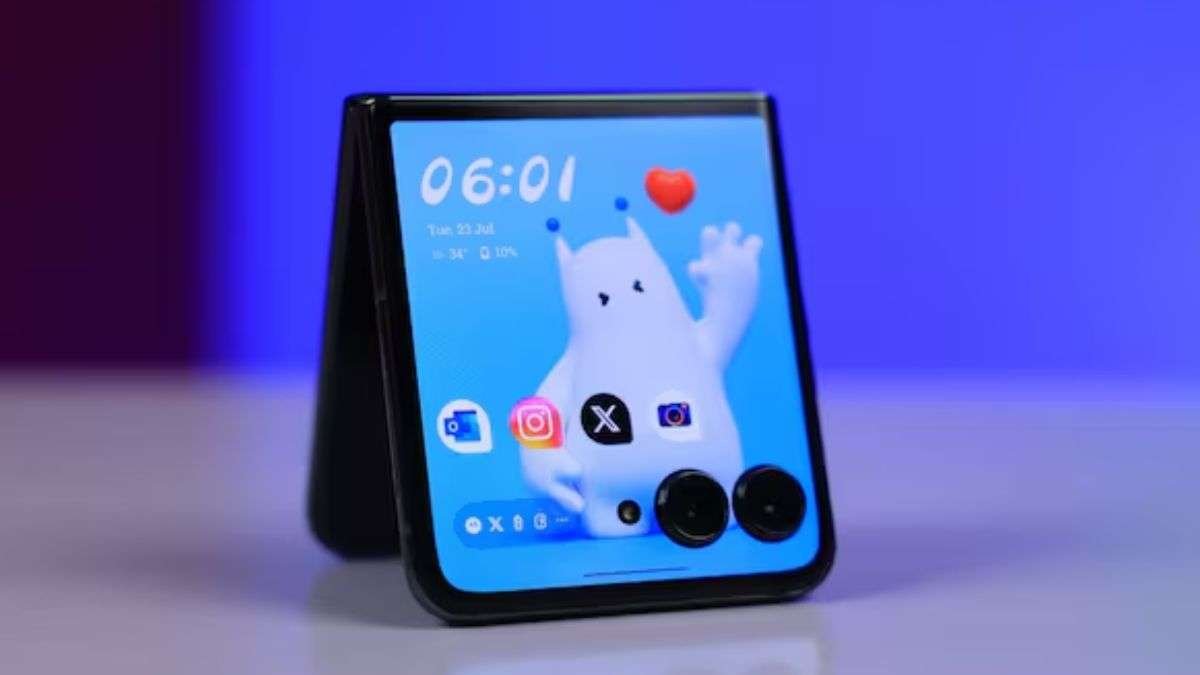 Motorola Razr 60 Ultra की सेल शुरू, इसमें मिलेंगे 50MP सेंसर वाले तीन कैमरा, जानें प्राइस और डिस्काउंट ऑफर