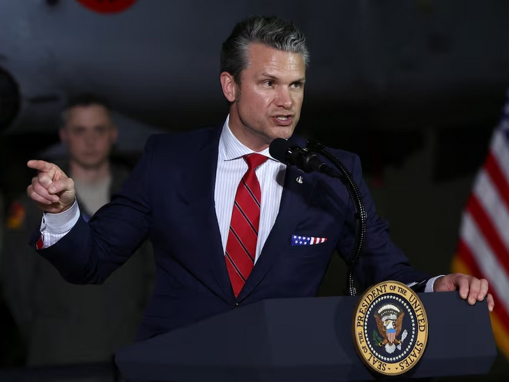 US Iran Conflict | Defence Minister Pete Hegseth Vs Yemen Houthis | हम जानते हैं तुम क्या कर रहे हो, अंजाम भुगतोगे: हूती लड़ाकों का सपोर्ट करने पर ईरान को अमेरिका की धमकी