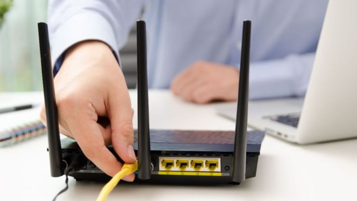 रो-रो कर चलने वाला WiFi मारेगा ठहाके, एक सेटिंग बदलते ही खत्म हो जाएगी Slow Internet की समस्या