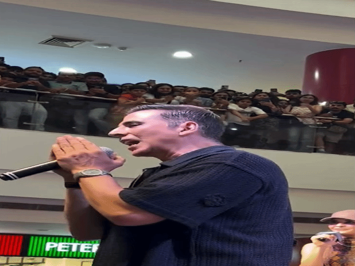 Crowd went out of control at the promotional event of Housefull 5, akshay kumar requested crowd | हाउसफुल 5 के प्रमोशनल ईवेंट में बेकाबू हुई भीड़: अक्षय कुमार ने हाथ जोड़कर चिल्लाते हुए कहा- औरतें और बच्चे हैं धक्का-मुक्की मत करो