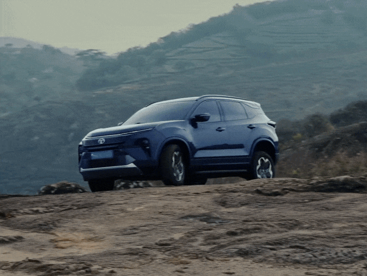 Tata Harrier EV Price 2025; Car Specifications & Features Explained | टाटा हैरियर ईवी 560km+ रेंज के साथ आज लॉन्च होगी: इलेक्ट्रिक SUV में 360° कैमरा के साथ ट्रांसपेरेंट मोड जैसे ऑफ रोडिंग फीचर्स मिलेंगे