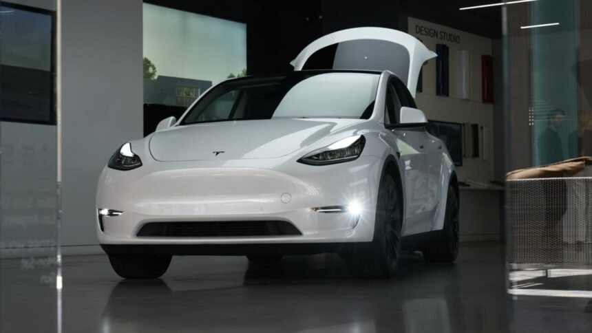 Tesla Preparing For its Entry in Indian Market, Company Hiring Drivers to test ‘Autopilot’