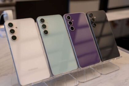 53% Price Cut के साथ मिल रहा है Samsung Galaxy S23 FE, नई सेल में औंधे मुंह गिरी कीमत